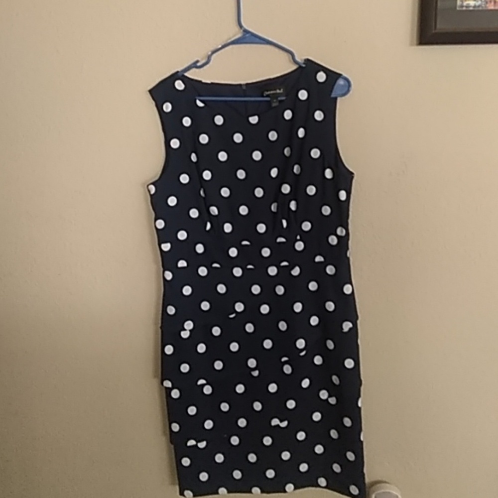 Dress no sleeve blue poka dot